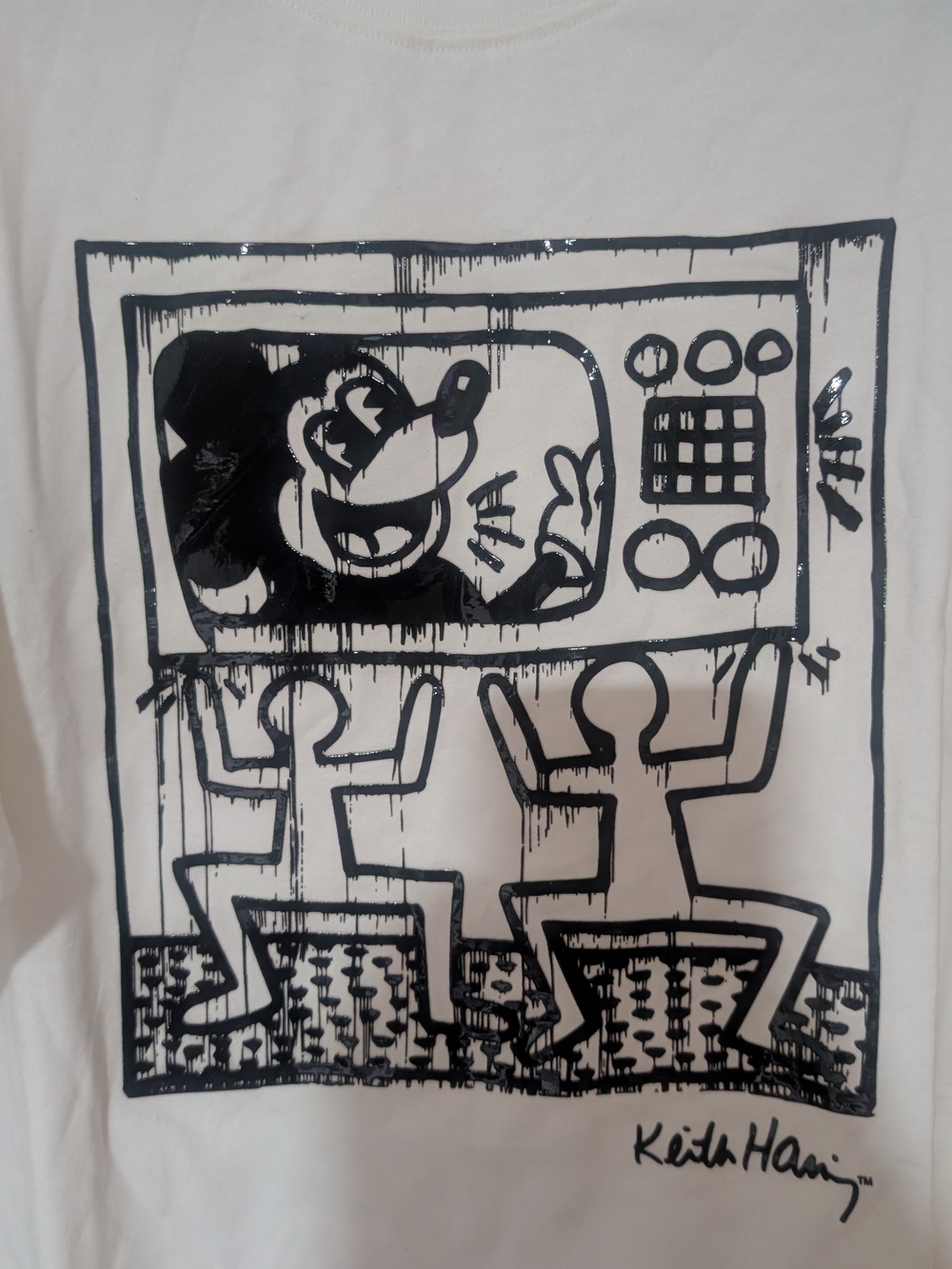 H&M White Crewneck Tee with Logo Tag